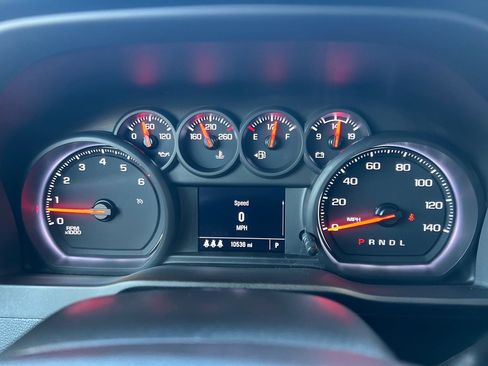 Used 2024 Chevrolet Silverado 2500 Custom w/ Custom Value Package image 37