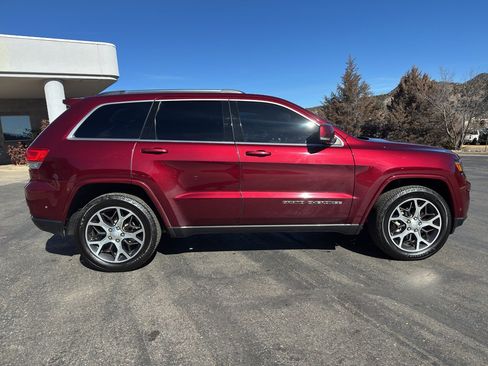 Used 2018 Jeep Grand Cherokee Limited image 35