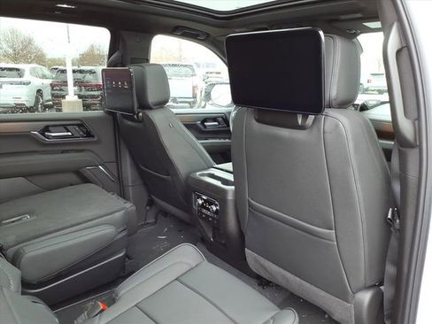 New 2026 GMC Yukon XL Denali w/ Denali Reserve Package image 23