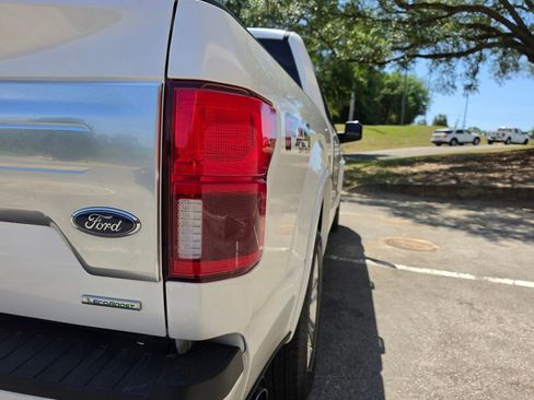 Used 2019 Ford F150 Platinum w/ Equipment Group 701A Luxury AWD/4WD image 12
