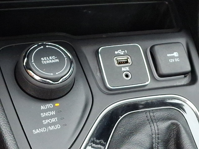 Used 2021 Jeep Cherokee Limited w/ Elite Package AWD/4WD image 17