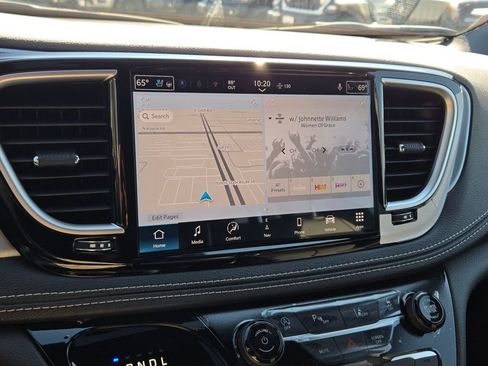 New 2026 Chrysler Pacifica Limited w/ S Appearance Package image 30