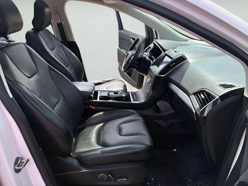 Used 2019 Ford Edge Titanium w/ Cold Weather Package AWD/4WD image 13