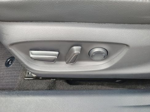 Used 2022 Toyota Camry XLE w/ Navigation Upgrade Package FWD image 17