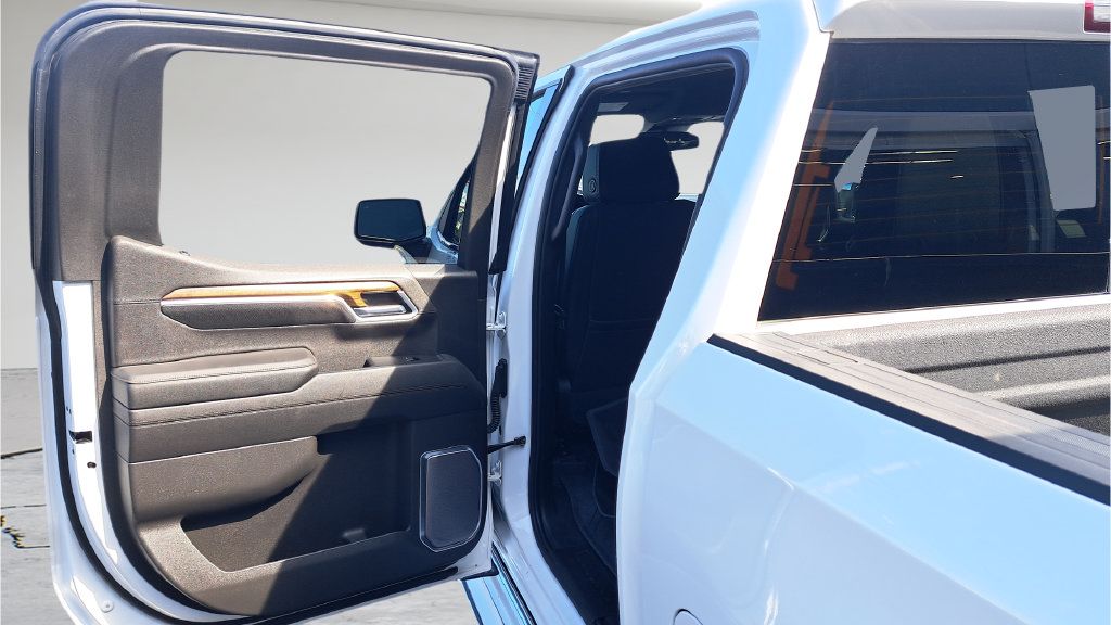 Used 2022 Chevrolet Silverado 1500 High Country w/ Z71 Off-Road Package AWD/4WD image 11