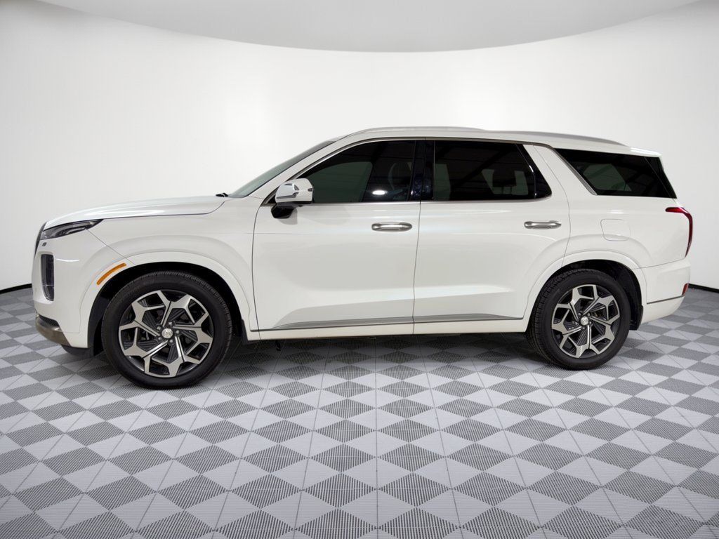 Used 2022 Hyundai Palisade Calligraphy FWD image 2