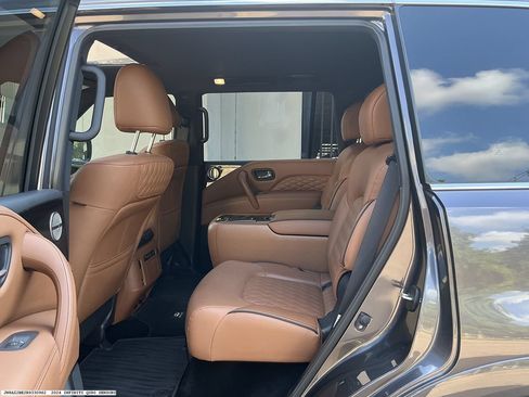 Used 2024 INFINITI QX80 Sensory w/ Cargo Package AWD/4WD image 9