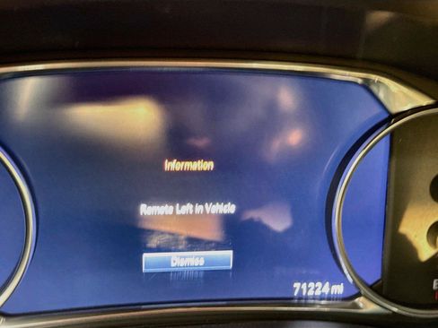 Used 2022 Chevrolet Traverse Premier w/ Redline Edition AWD/4WD image 3