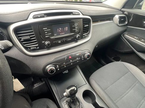 Used 2016 Kia Sorento FWD image 23