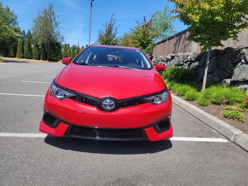 Used 2018 Toyota Corolla iM image 5