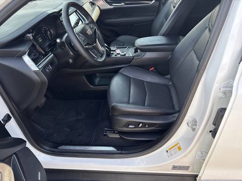 Used 2025 Cadillac XT5 Premium Luxury image 13