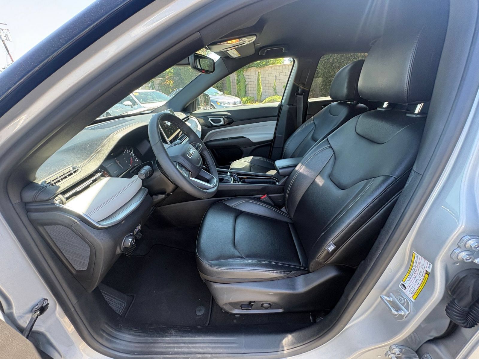 Used 2025 Jeep Compass Limited AWD/4WD image 27