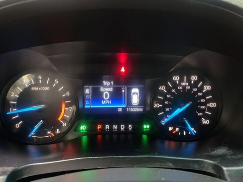 Used 2017 Ford Explorer XLT AWD/4WD image 6