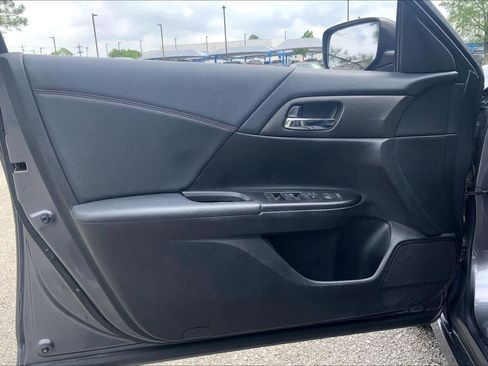 Used 2017 Honda Accord Sport Special Edition image 22