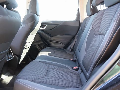 Used 2023 Subaru Forester Premium image 19