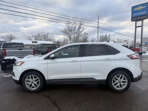 Used 2022 Ford Edge SEL w/ Convenience Package image 3