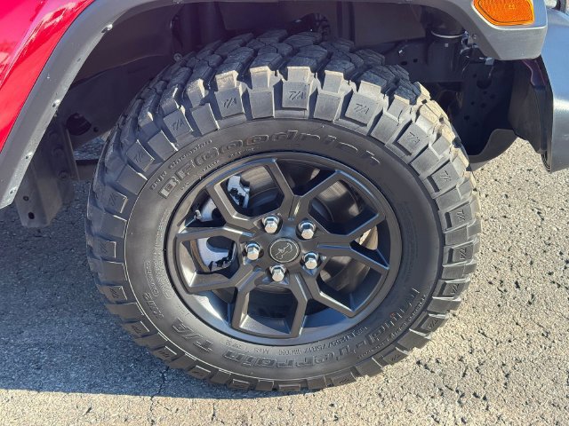 Certified 2025 Jeep Gladiator Mojave AWD/4WD image 9