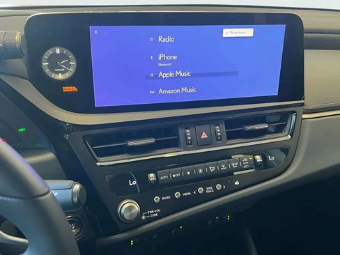 Used 2025 Lexus ES 350 w/ Premium Package image 19