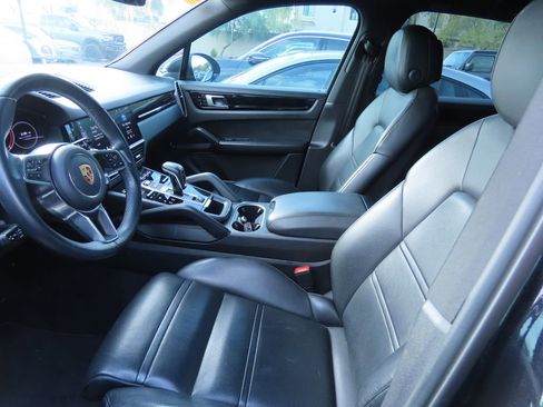 Used 2019 Porsche Cayenne image 10
