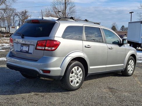 Used 2019 Dodge Journey SE w/ Premium Group image 12