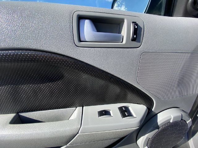 Used 2008 Ford Mustang GT RWD image 13