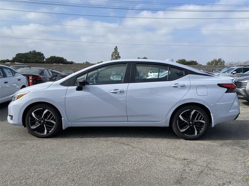 Certified 2025 Nissan Versa SR w/ Trunk Package image 3