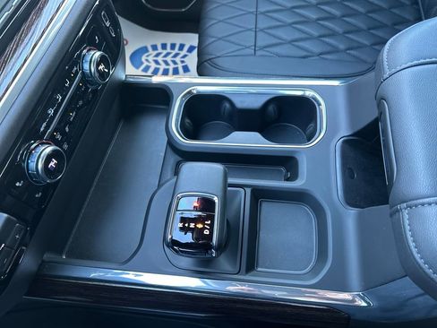 Used 2025 GMC Sierra 1500 Elevation image 23