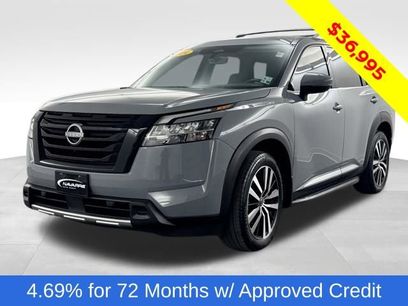 Used 2024 Nissan Pathfinder Platinum w/ Black Appearance Package