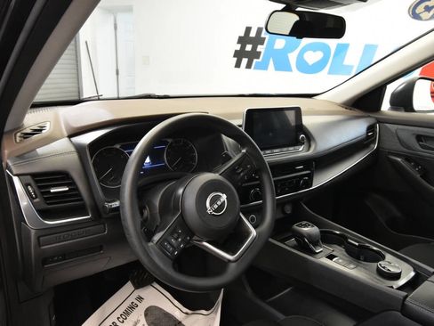 Used 2023 Nissan Rogue S AWD/4WD image 11