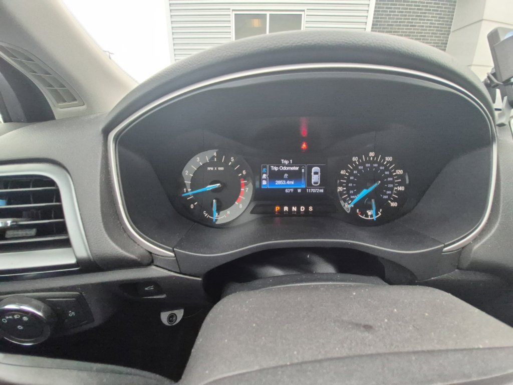 Used 2013 Ford Fusion SE FWD image 16