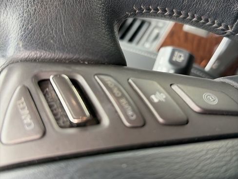 Used 2019 Nissan Armada SL w/ Premium Package image 13