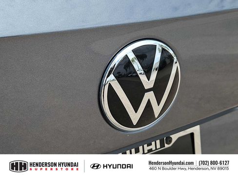 Used 2023 Volkswagen Taos SE FWD image 11