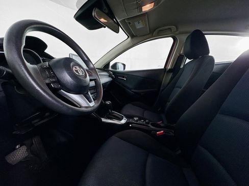 Used 2017 Toyota Yaris iA image 33