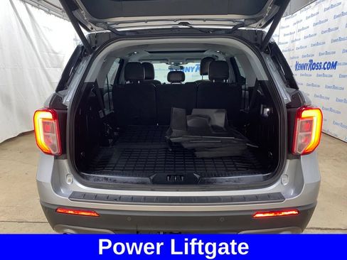 Used 2021 Ford Explorer XLT w/ Equipment Group 202A AWD/4WD image 16