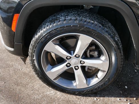 Used 2021 Jeep Grand Cherokee L Limited image 15