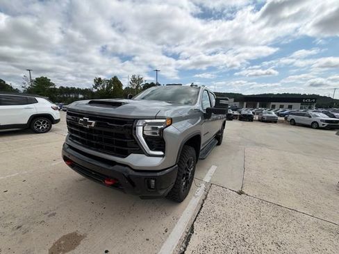 Used 2025 Chevrolet Silverado 2500 LT w/ Trail Boss Package AWD/4WD image 39
