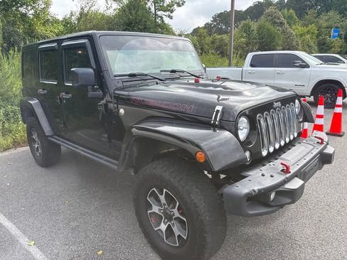 Used 2016 Jeep Wrangler Unlimited Rubicon AWD/4WD image 2
