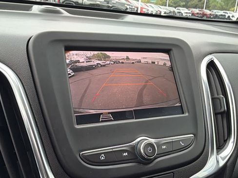 Used 2022 Chevrolet Equinox LT image 16