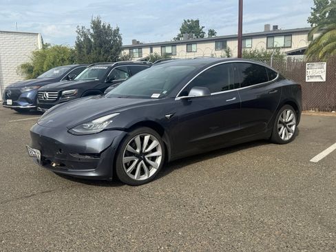 Used 2019 Tesla Model 3 Standard Range Plus RWD image 1