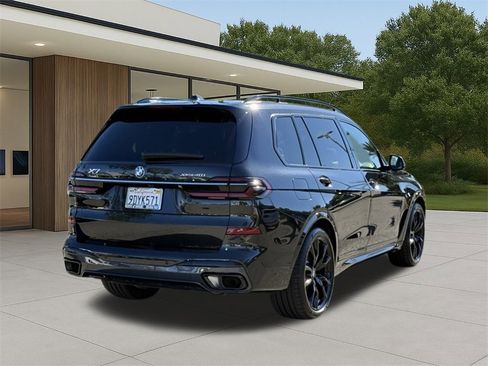 Certified 2023 BMW X7 xDrive40i w/ Executive Package image 12