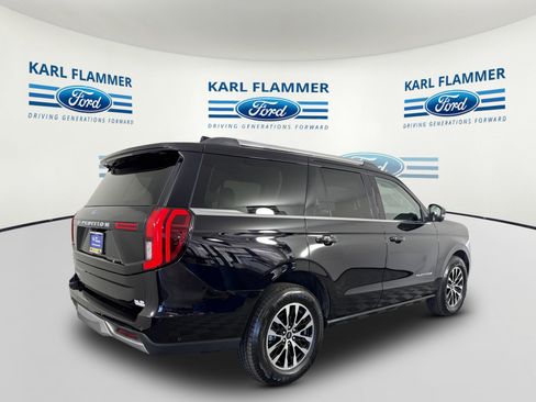 Certified 2025 Ford Expedition Platinum AWD/4WD image 3