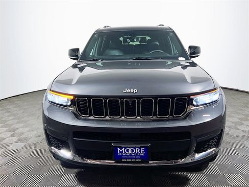 Used 2024 Jeep Grand Cherokee L Limited w/ Luxury Tech Group II image 3