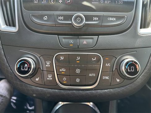 Used 2022 Chevrolet Malibu LT image 23