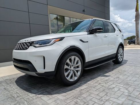 New 2026 Land Rover Discovery S AWD/4WD image 1
