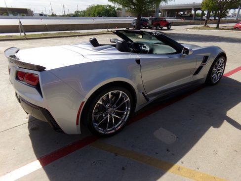 Used 2019 Chevrolet Corvette Grand Sport w/ Carbon Flash Badge Package image 5