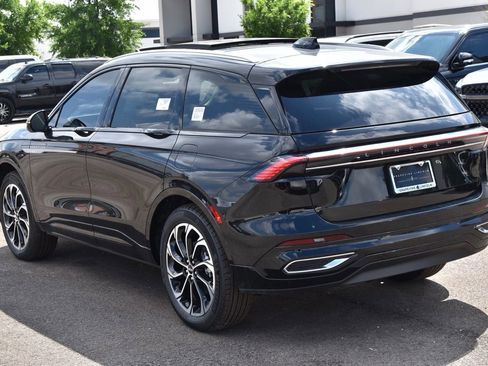 New 2026 Lincoln Nautilus Reserve AWD/4WD image 16