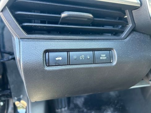 Used 2023 Nissan Altima 2.5 SV image 18