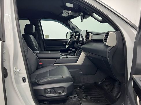 Used 2025 Toyota Tundra Limited image 25