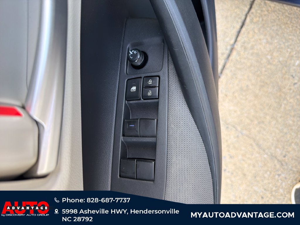 Used 2020 Toyota Corolla LE FWD image 9