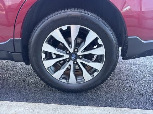 Used 2017 Subaru Outback 2.5i Limited image 7